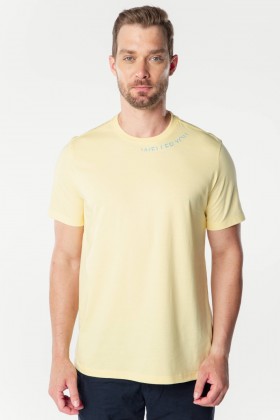 Camiseta Básica Algodão Premium - Gola C - Estampa na Gola - Amarelo