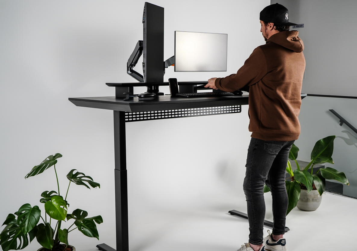 Mesa Elevatória Giodesk Pro Dock M3 Mesa Elevatória Giodesk Pro Dock M3