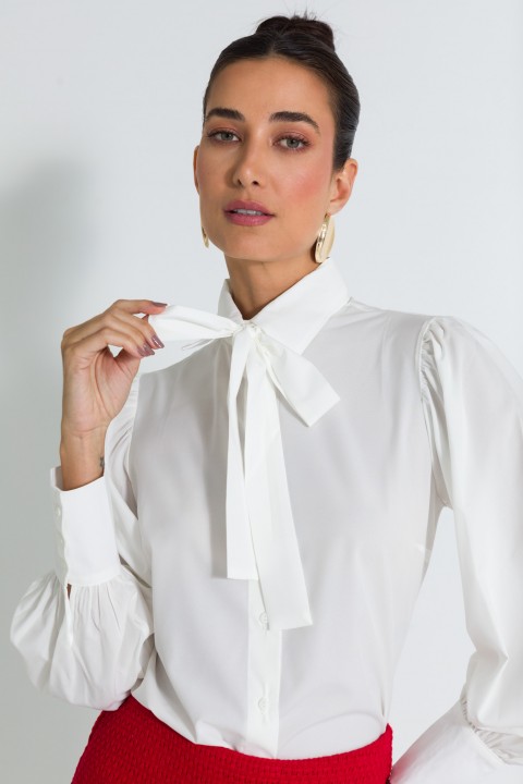 Camisa Tradicional com Laço na Gola de Alfaiataria Feminina Selma  - Off White - Tlic Rio