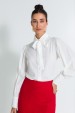 Camisa Tradicional com Laço na Gola de Alfaiataria Feminina Selma  - Off White - Tlic Rio