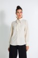 Camisa Tradicional com Laço na Gola de Alfaiataria Feminina Selma  - Bege Quaker - Tlic Rio