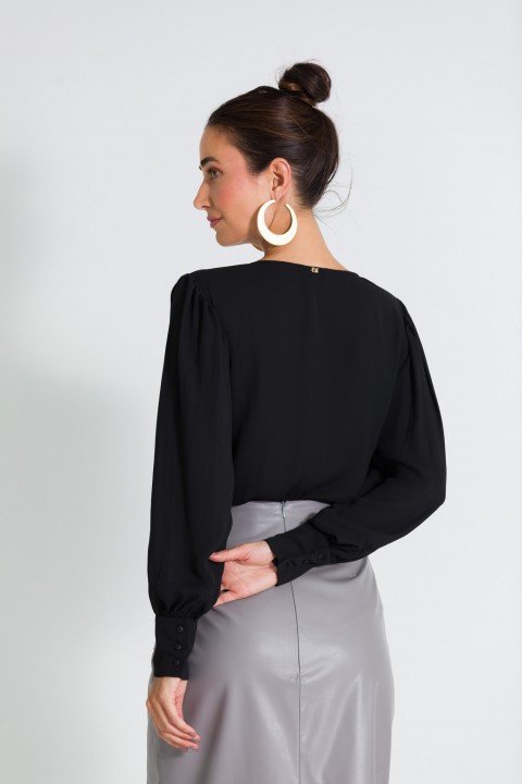Blusa Manga Longa Gola V com Detalhe na Manga de Alfaiataria Feminina Natalia - Preto- Tlic Rio