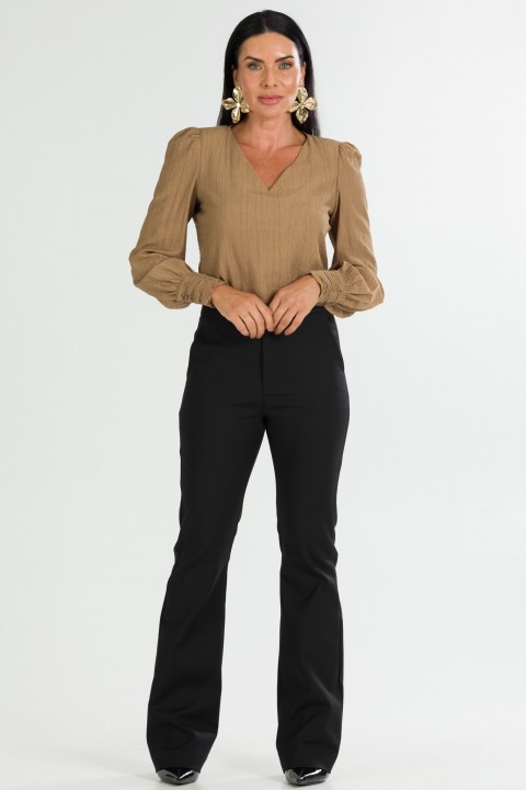 Blusa Manga Longa Gola V com Detalhe No Punho de Alfaiataria Feminina Layla - Bege Escuro - Tlic Rio