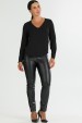 Blusa Manga Longa Gola V com Detalhes No Punho de Alfaiataria Feminina Rosalinda- Preto- Tlic Rio